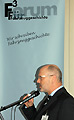 1. F³-Symposium im August Horch Museum Zwickau: Rudolf Vollnhals als Gastgeber begrüßt die Gäste.